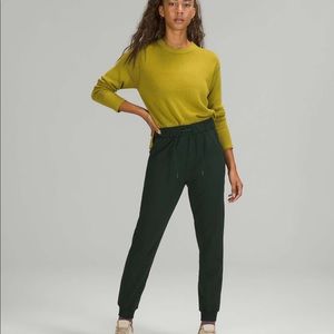 SOLD Lululemon Stretch Luxtreme High Rise Jogger - rainforest green